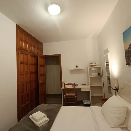 Habitación Privada En La Laguna Quarto em Acomodações Particulares *